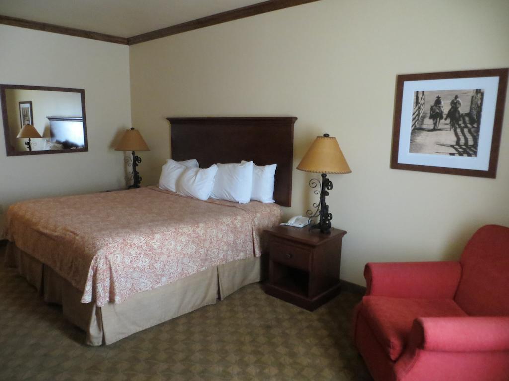 Hotel Texas Hallettsville Room photo