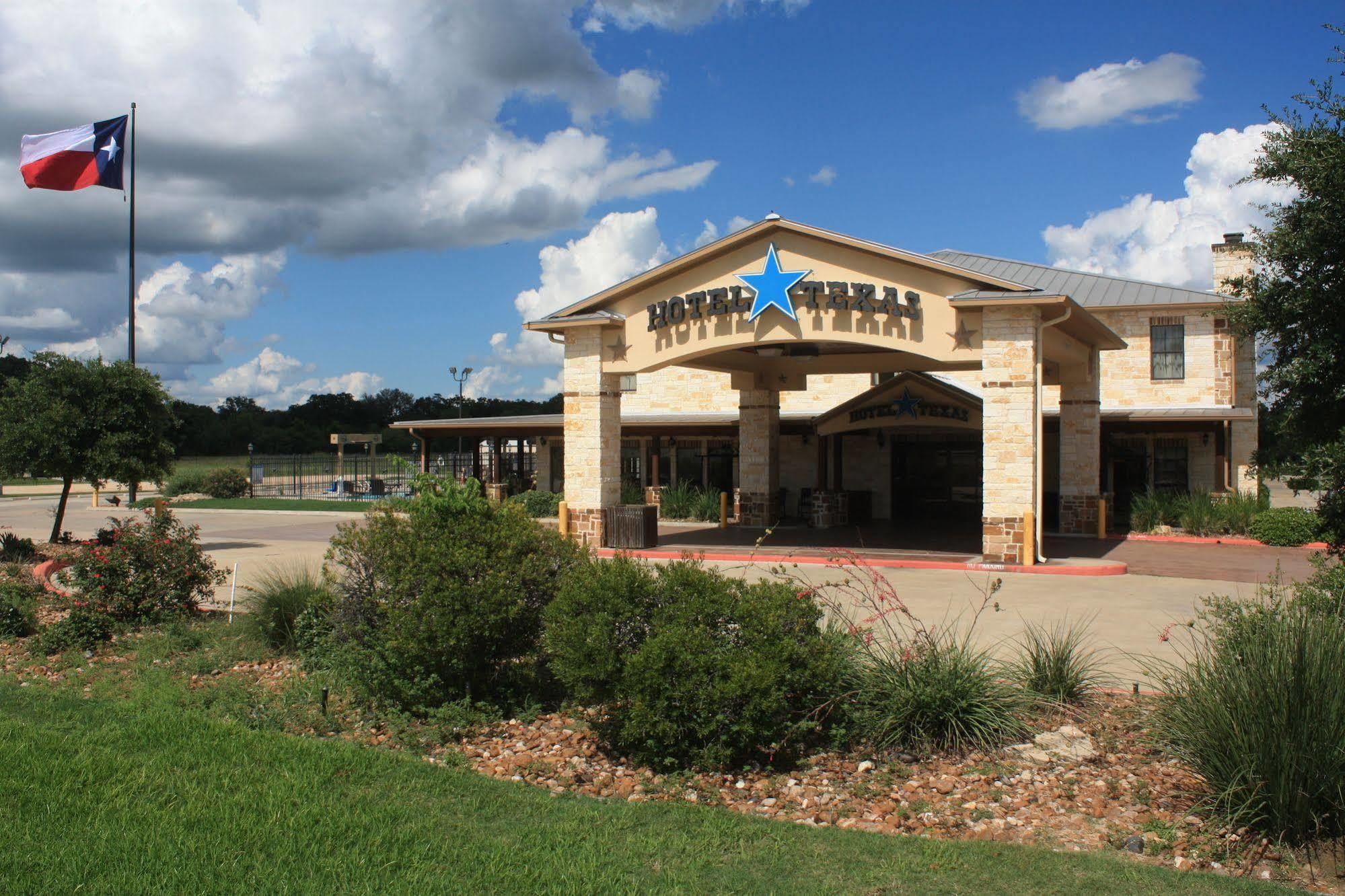 Hotel Texas Hallettsville Exterior photo